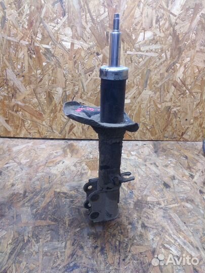 Амортизатор задний правый Kia Carens 1 2005