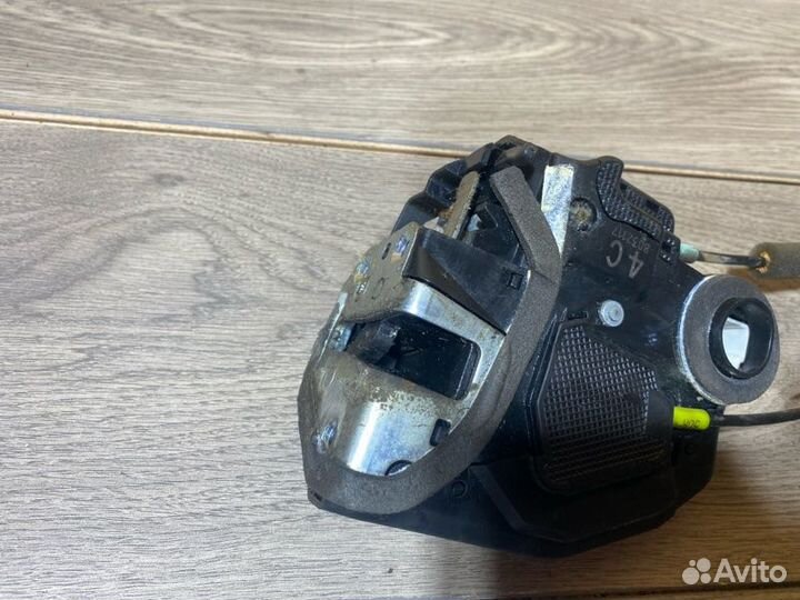 Замок двери задний правый Toyota Camry V40 2.4