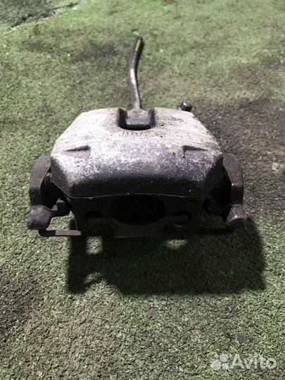 Суппорт задний правый Bmw 5-Series E39 M52B20 1