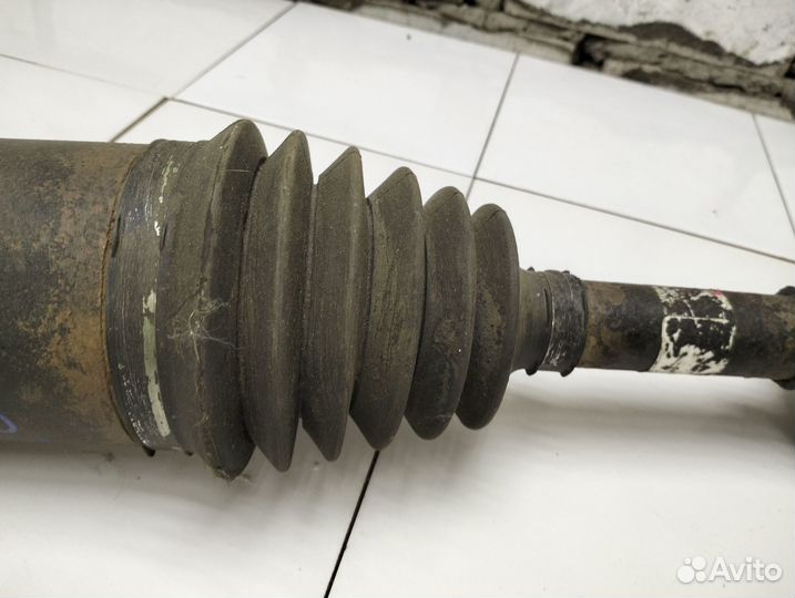 Полуось передняя левая Mercedes W163 Ml