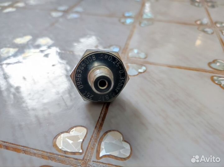 Датчик давления масла Bosch