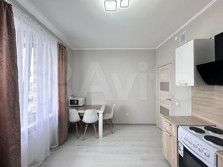 1-к. квартира, 38 м², 1/18 эт.