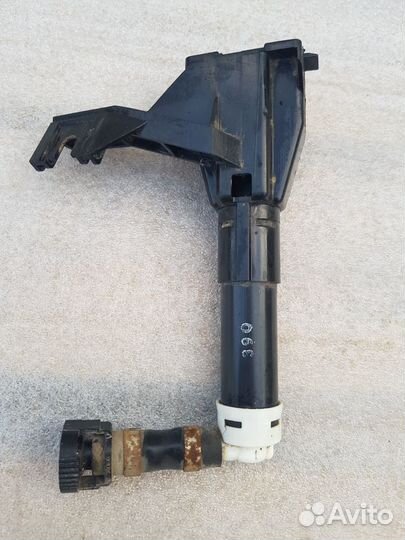 Toyota Land Cruiser 200 Омыватель фары правый