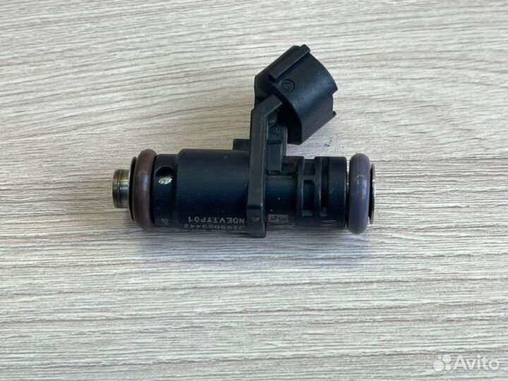 Форсунка топливная Skoda Rapid