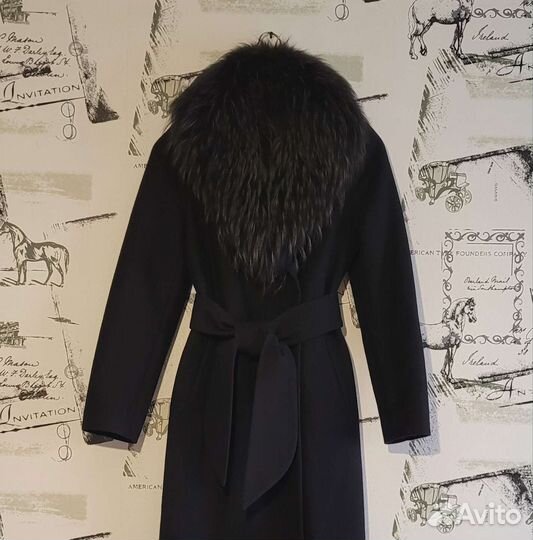 Пальто женское с натуральным мехом