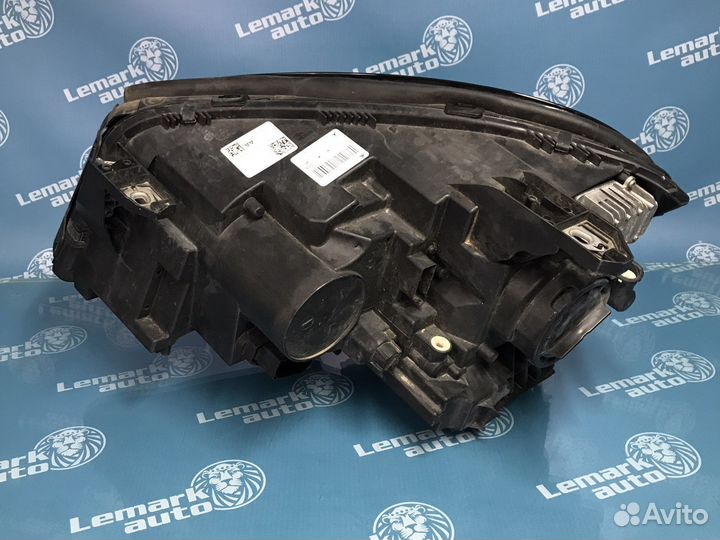 Фара правая Mercedes Benz X156