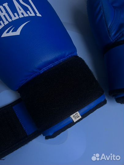 Боксерские перчатки 10 oz