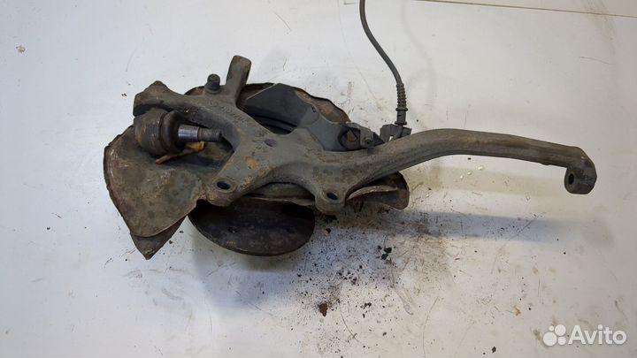 Ступица (кулак, цапфа) левая передняя Mercedes E W210