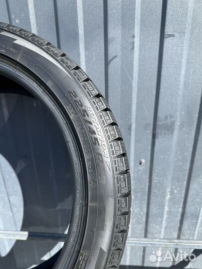 Pirelli Ice Zero FR 225/45 R19 96H