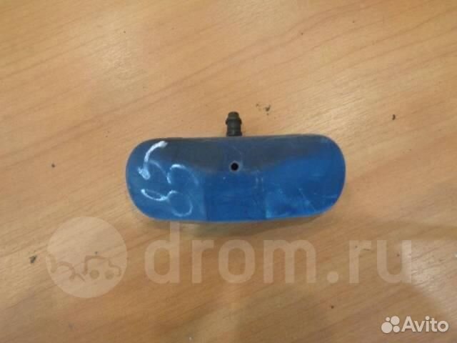 Форсунка омывателя лобового стекла VW Golf VI 200