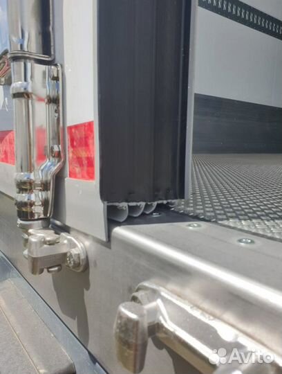 Полуприцеп рефрижератор Orthaus FR4, 2023