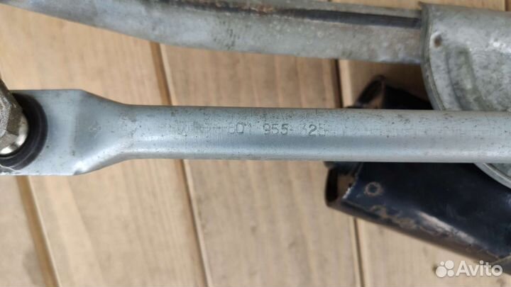 Трапеция стеклоочистителей с моторчиком