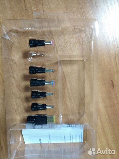 Универсальный адаптер для ноутбука