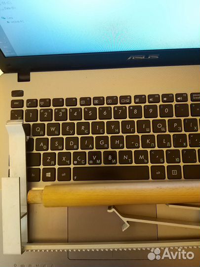 Держатели для бум. полотенец и предметов на рейлин