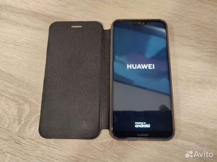 Телефон Huawei p20 lite