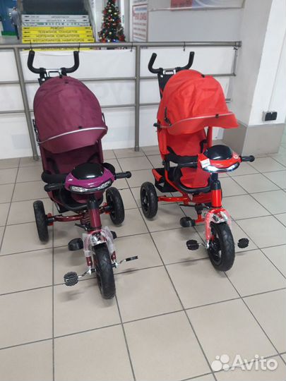 Велосипед трехколесный с капюшоном и фарой