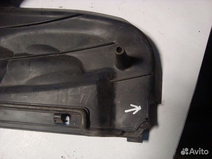 Воздухозаборник капота W211 A2118800036