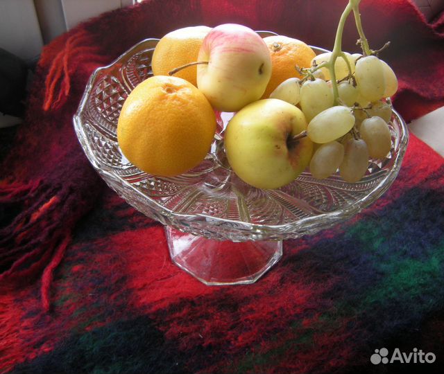 Ваза для фруктов на ножке, фруктовница, винтаж