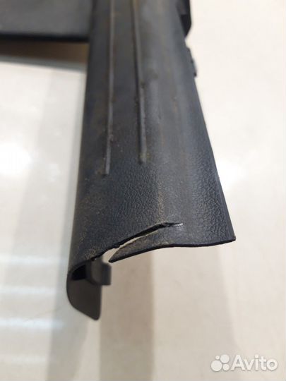 Внутренняя накладка порога задняя левая