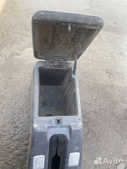 Центральная консоль Mitsubishi L200