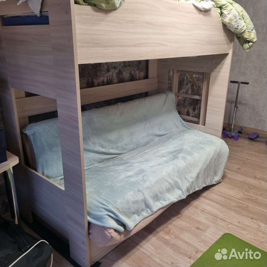 Двухъярусная кровать с диваном