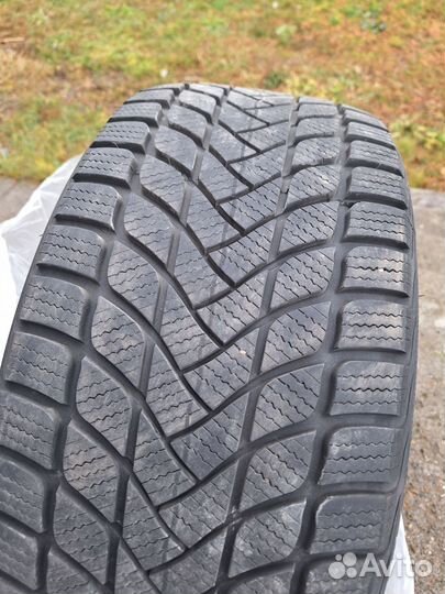 Landsail Winter Lander 235/45 R18 98V