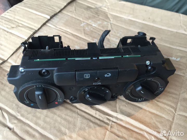 Блок управления климатом печкой Passat (B6) пассат