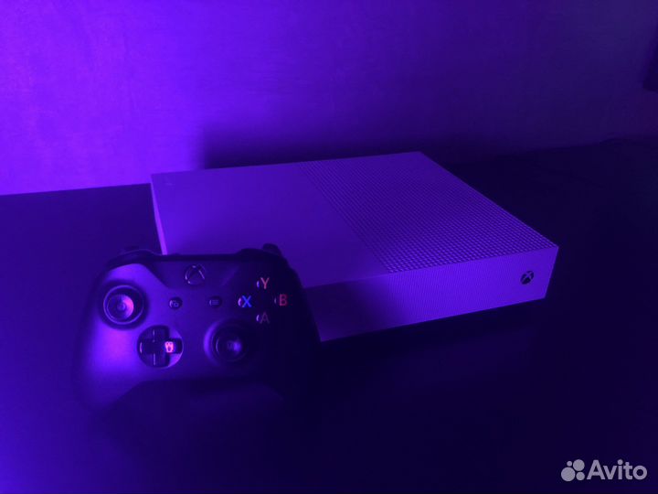 Xbox one s 1tb с играми