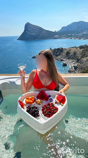 Плавающий стол для бассейна