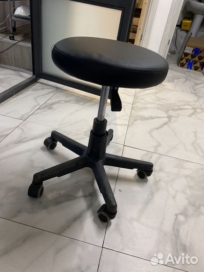 Стулья и табуретки бу