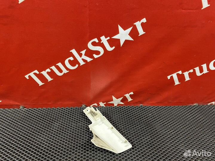 Накладка стойки лобового стекла левая Daf XF105