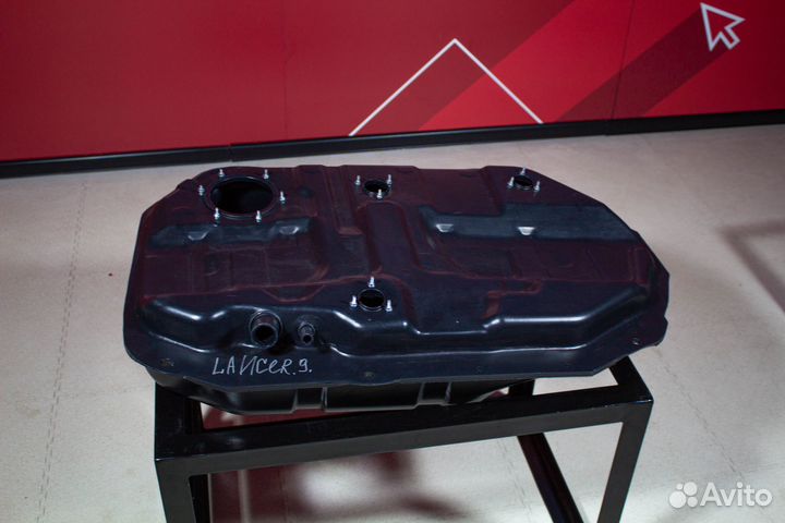 Топливный бак Митсубиси Лансер 9