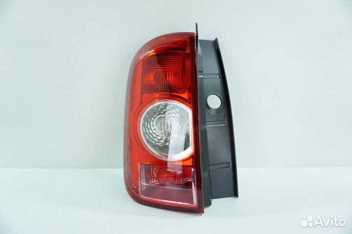 Фонарь левый Renault Duster 1 2010