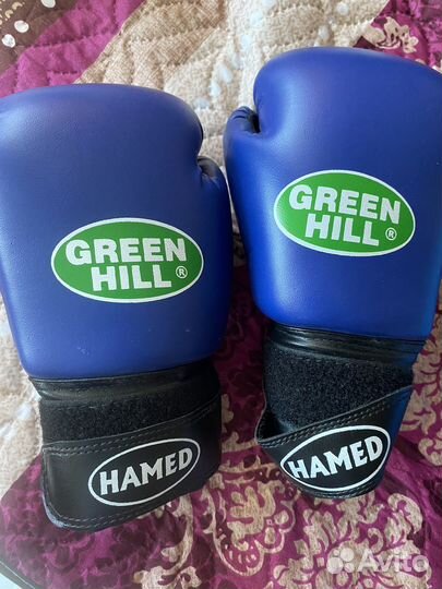 Боксерские перчатки