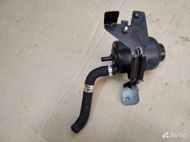 Бачок гура Maserati Levante 3.0 V6 (275 Hp)