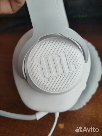 Наушники JBL quantum 100