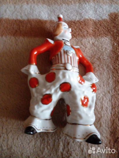 Статуэтка фарфор