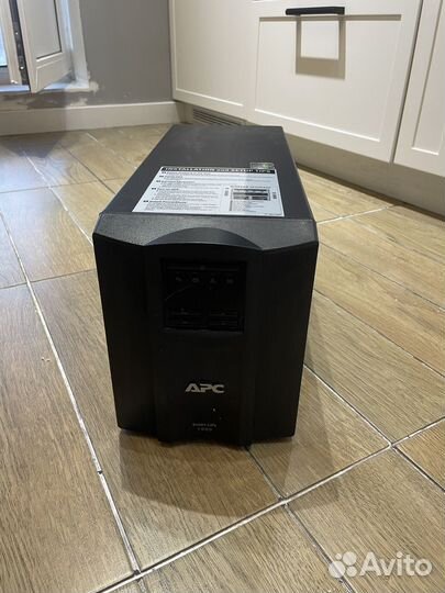 Ибп APC smart smt1000i