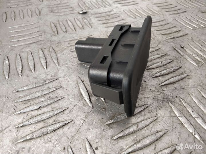 Кнопка открывания багажника Renault Laguna 3