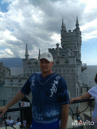 Электромонтёром