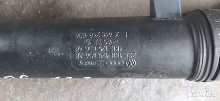 Патрубок воздушного фильтра Volkswagen Passat B6