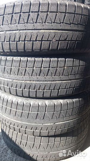 Bridgestone Blizzak Revo GZ 215/65 R16