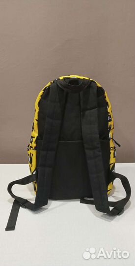 Рюкзак черно-желтого цвета 