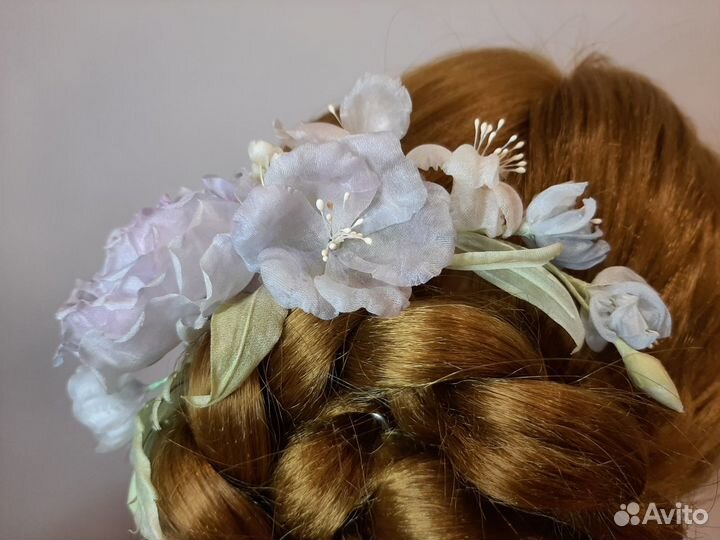 Нежно фиолетовое украшение в прическу из шелка