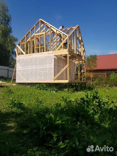 Бригада строителей