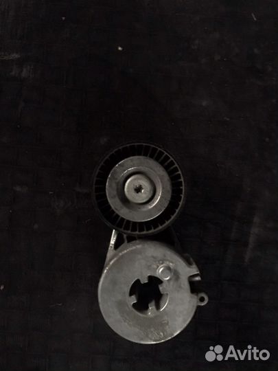Ролик натяжной приводного ремня.Ауди