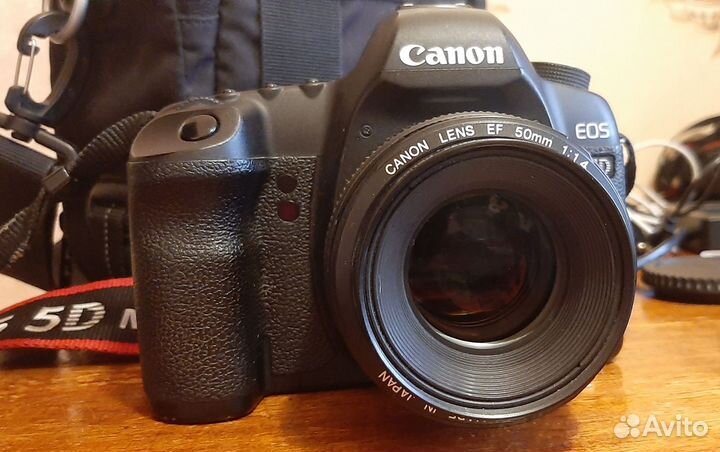 Зеркальный фотоаппарат Canon 5D Mark ii