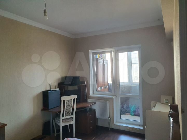 3-к. квартира, 80 м², 2/5 эт.