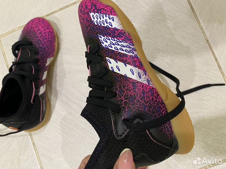 Детские футбольные бутсы