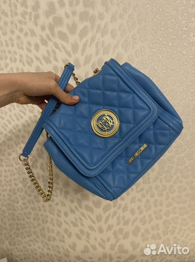 Сумка через плечо love moschino